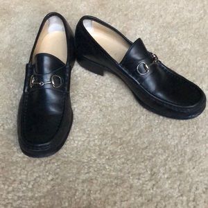 Authentic Gucci loafers fits sz 6.5 (shoes sz 7)